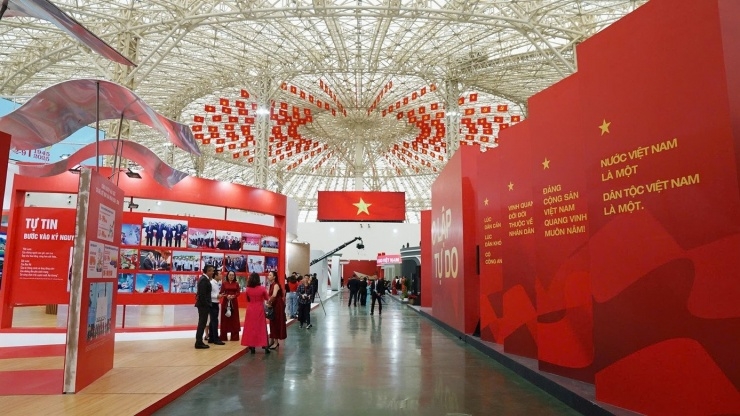 Sau 19 ngày mở cửa, triển lãm đón khoảng 10 triệu lượt khách tham quan