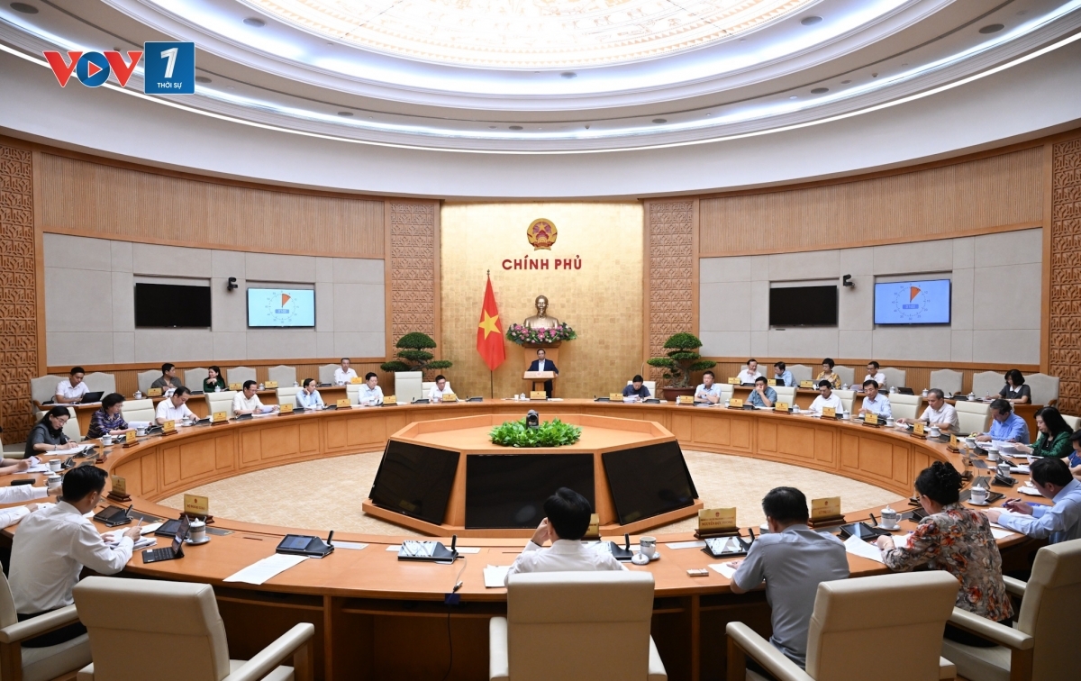 Chính phủ họp tháo gỡ khó khăn vướng mắc khi sắp xếp tổ chức bộ máy, vận hành chính quyền 2 cấp.