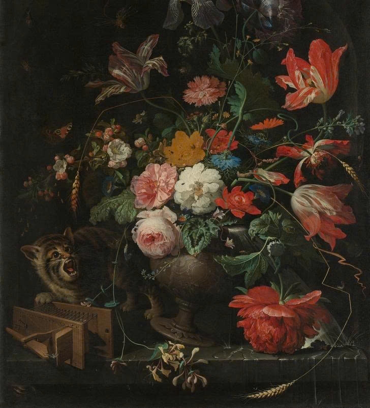 Trong tác phẩm “Bình hoa bị đổ”, hoa lá và côn trùng hiện lên tự nhiên đến kinh ngạc, nhưng chú mèo thì khiến người xem rùng mình: tai như tai dơi, mũi giống mũi người, miệng lại na ná khỉ. Có thể Mignon vốn là người yêu chó và không thích mèo, nhưng sự đối lập giữa màu sắc tuyệt đẹp và chú mèo xấu xí lại khiến bức tranh khó quên.