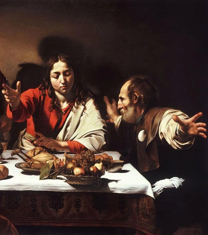 Trong tác phẩm“Bữa tối ở Emmaus”, bàn tay phải của một nhân vật to bất thường. Có giả thuyết cho rằng Caravaggio dùng nghệ thuật "camera obscura" không chuẩn, dẫn đến lỗi này. Dù vậy, chi tiết ấy lại khiến người xem luôn bị hút ánh nhìn về nó. Giỏ hoa quả chênh vênh bên bàn cũng góp phần làm người xem tò mò và quan sát kỹ hơn.