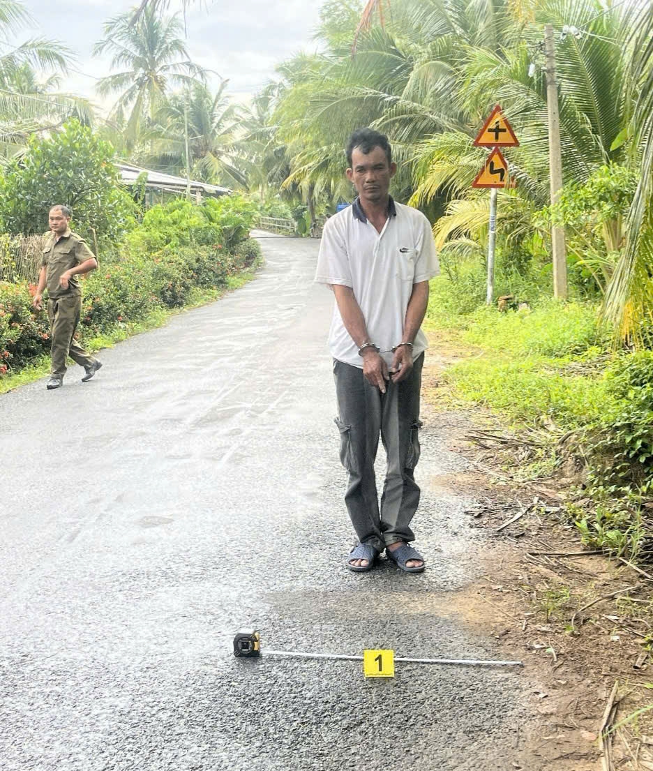 Lê Văn Thà có hành vi cướp giật vé số người bán dạo