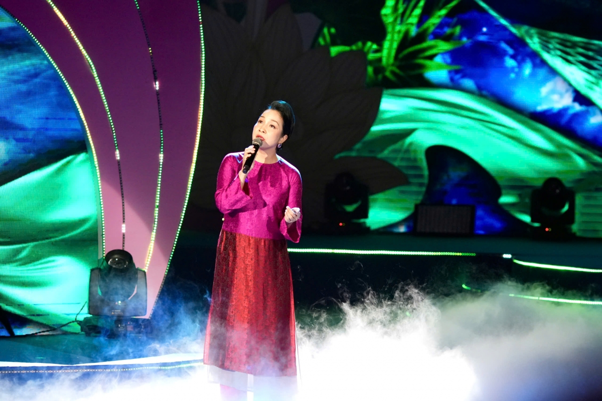 Khán giả được thưởng thức giọng ca ngọt ngào của diva Mỹ Linh 