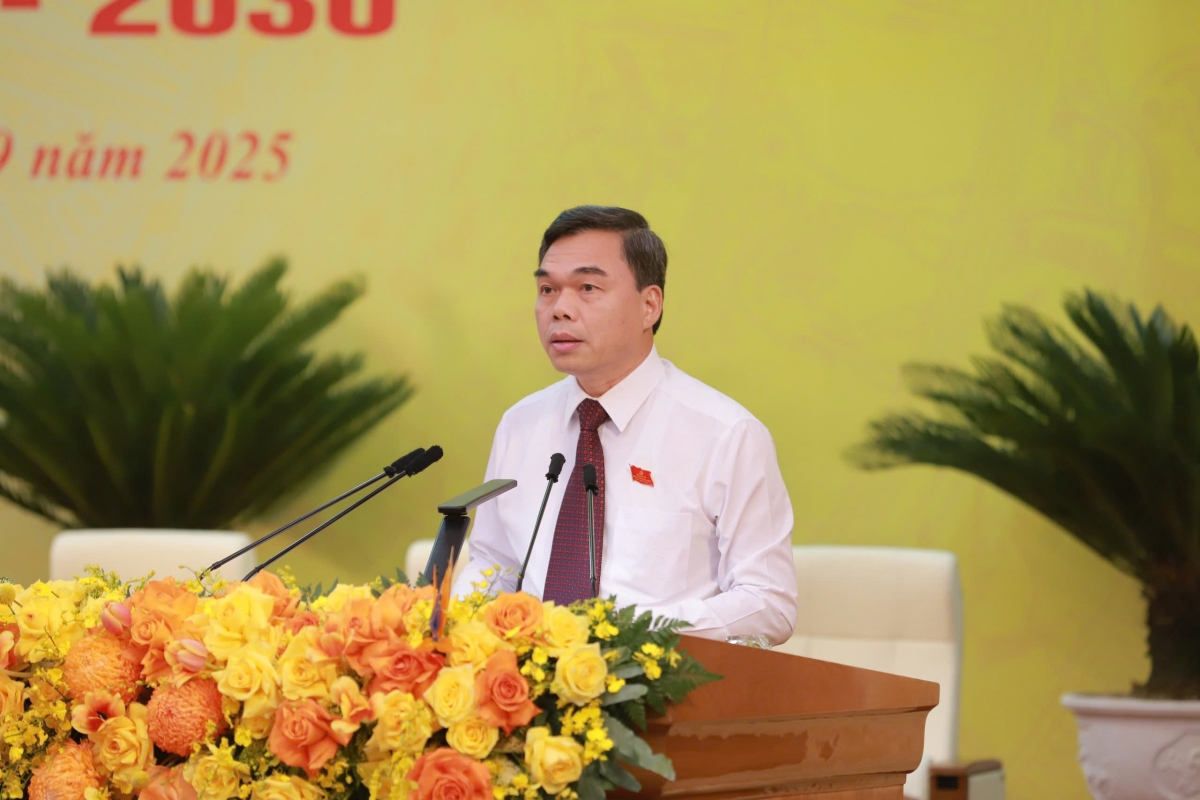 Ông Ma Thế Hồng, Phó Bí thư Tỉnh ủy, Chủ tịch Ủy ban MTTQ Việt Nam tỉnh trình bày Tờ trình số 22-TTr/TU