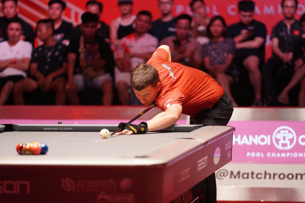 Cơ thủ Pujis Labutis. 