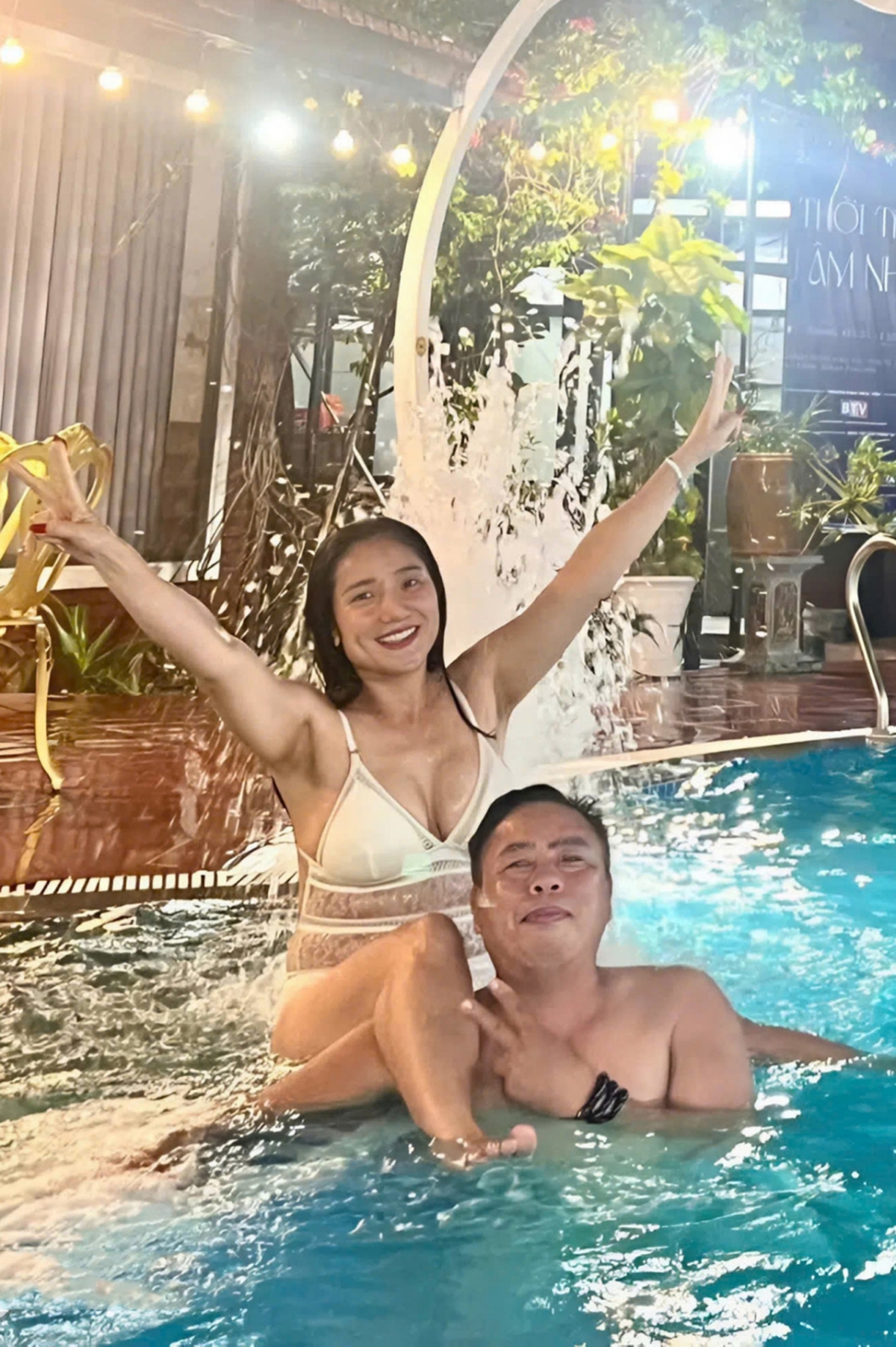 Diễn viên Cát Tường đăng ảnh thân mật bên người đàn ông lạ, dấy tin đồn sắp lấy chồng đại gia. Chị vừa lên tiếng phủ nhận, cho biết vẫn đang độc thân.