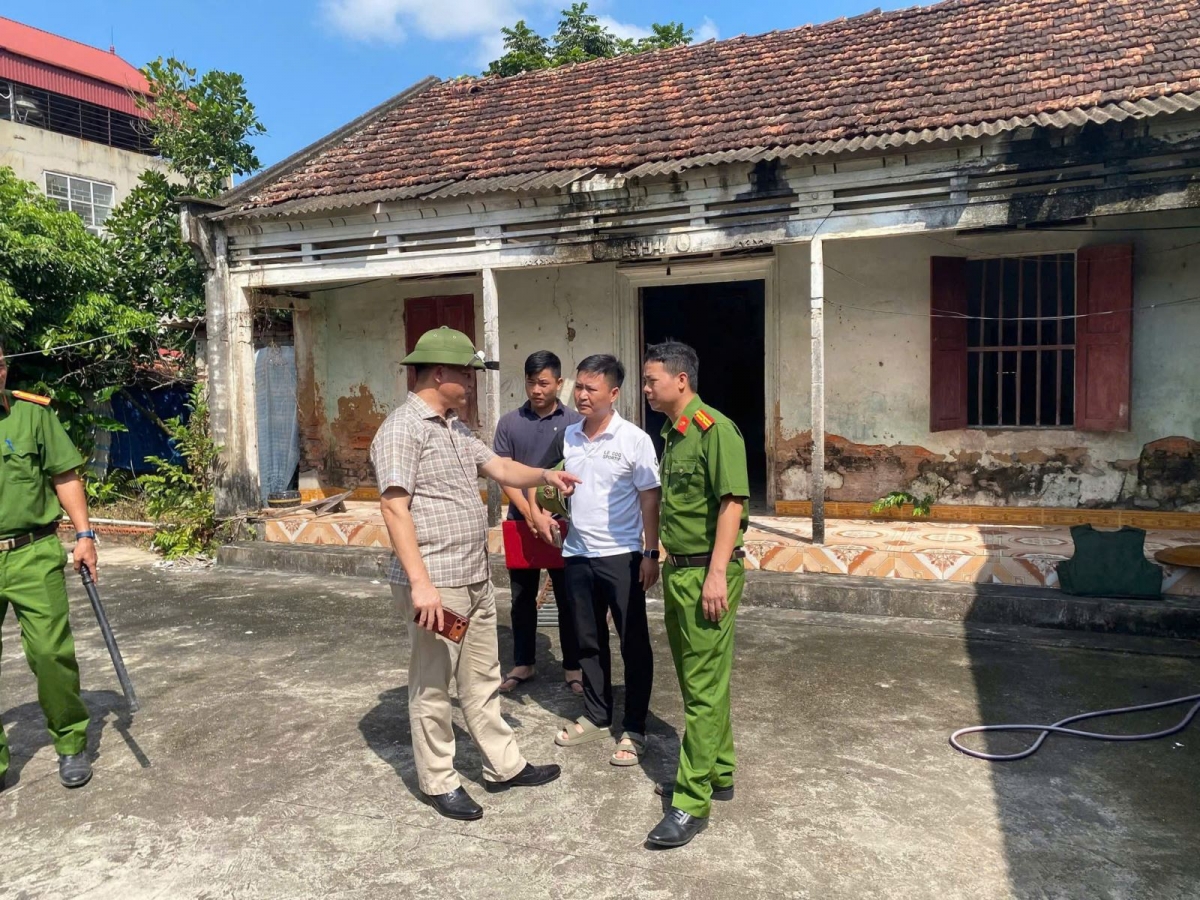 Đại tá Nguyễn Hữu Bình, Phó Giám đốc Công an tỉnh Bắc Ninh, trực tiếp chỉ đạo tại hiện trường