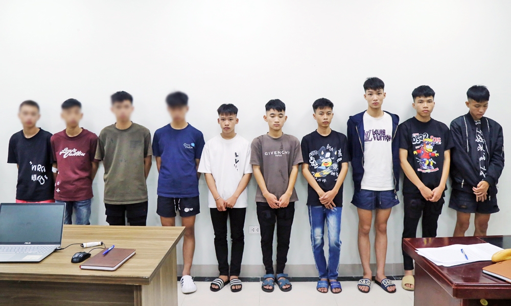 Các thanh, thiếu niên bị tạm giữ