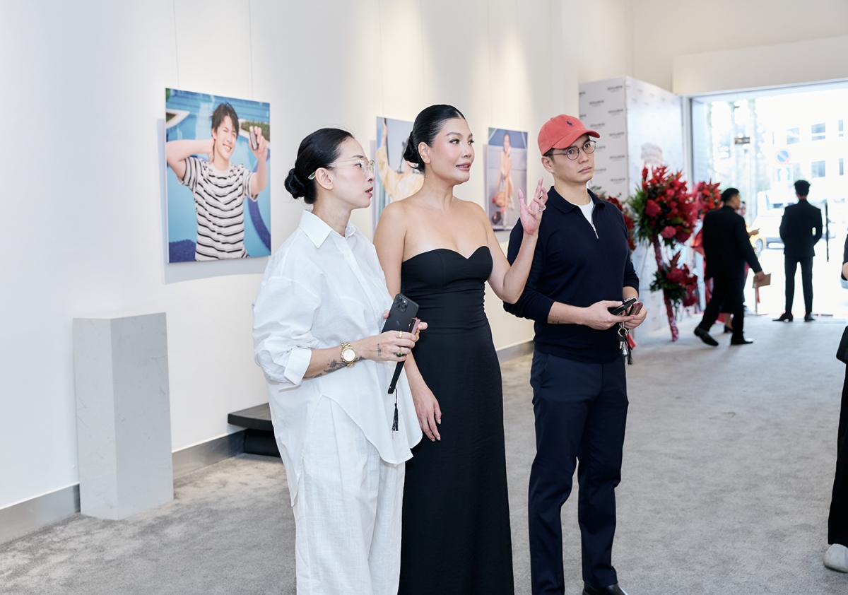 Ngô Thanh Vân được ông xã hộ tống đi sự kiện sau 3 tháng sinh con. Ảnh: NVCC