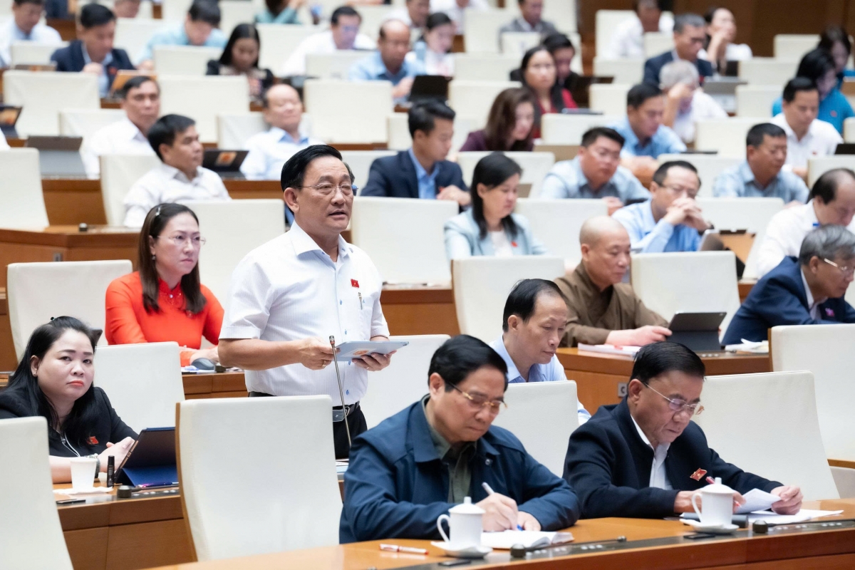 Đại biểu Trần Quốc Tuấn, đoàn Vĩnh Long (Ảnh: Quốc hội)