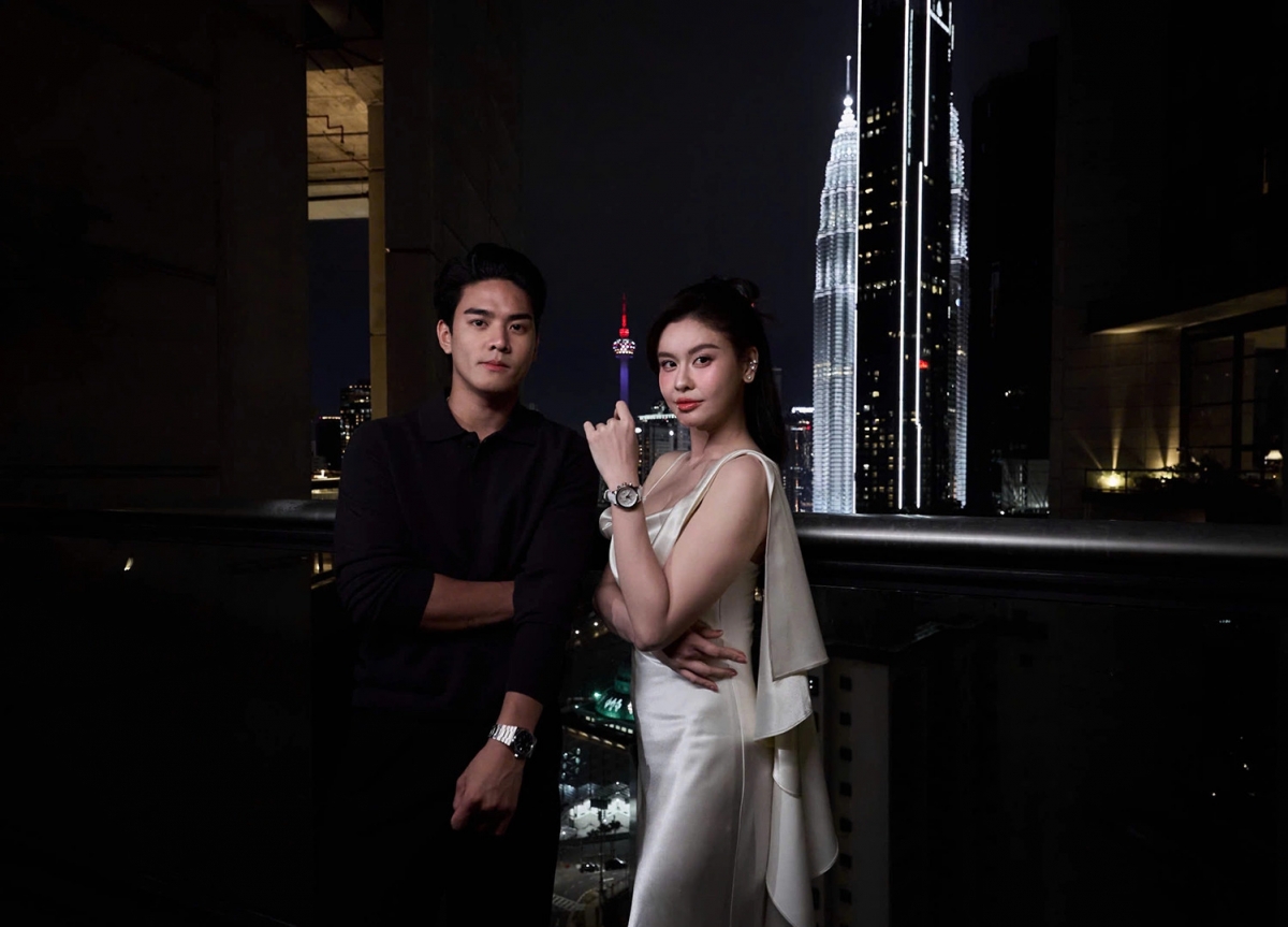 Trương Quỳnh Anh mặc gợi cảm hội ngộ diễn viên Philippines Michael Sager, ngôi sao Thái Lan Ohm Pawat trong sự kiện ở Malaysia.