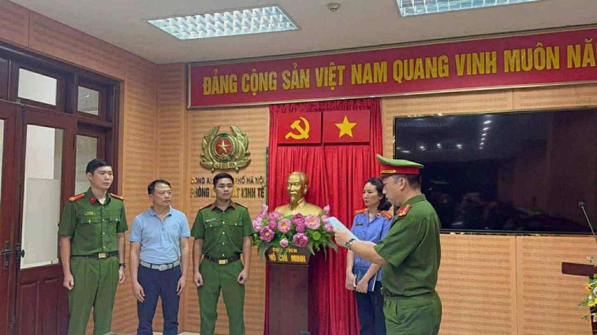 Bị can Nguyễn Hòa Bình tại cơ quan công an.