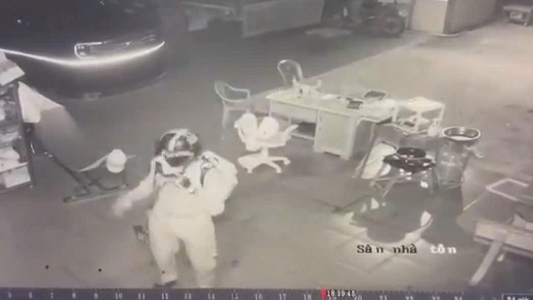 Trích xuất camera công an phát hiện có người đột nhập 