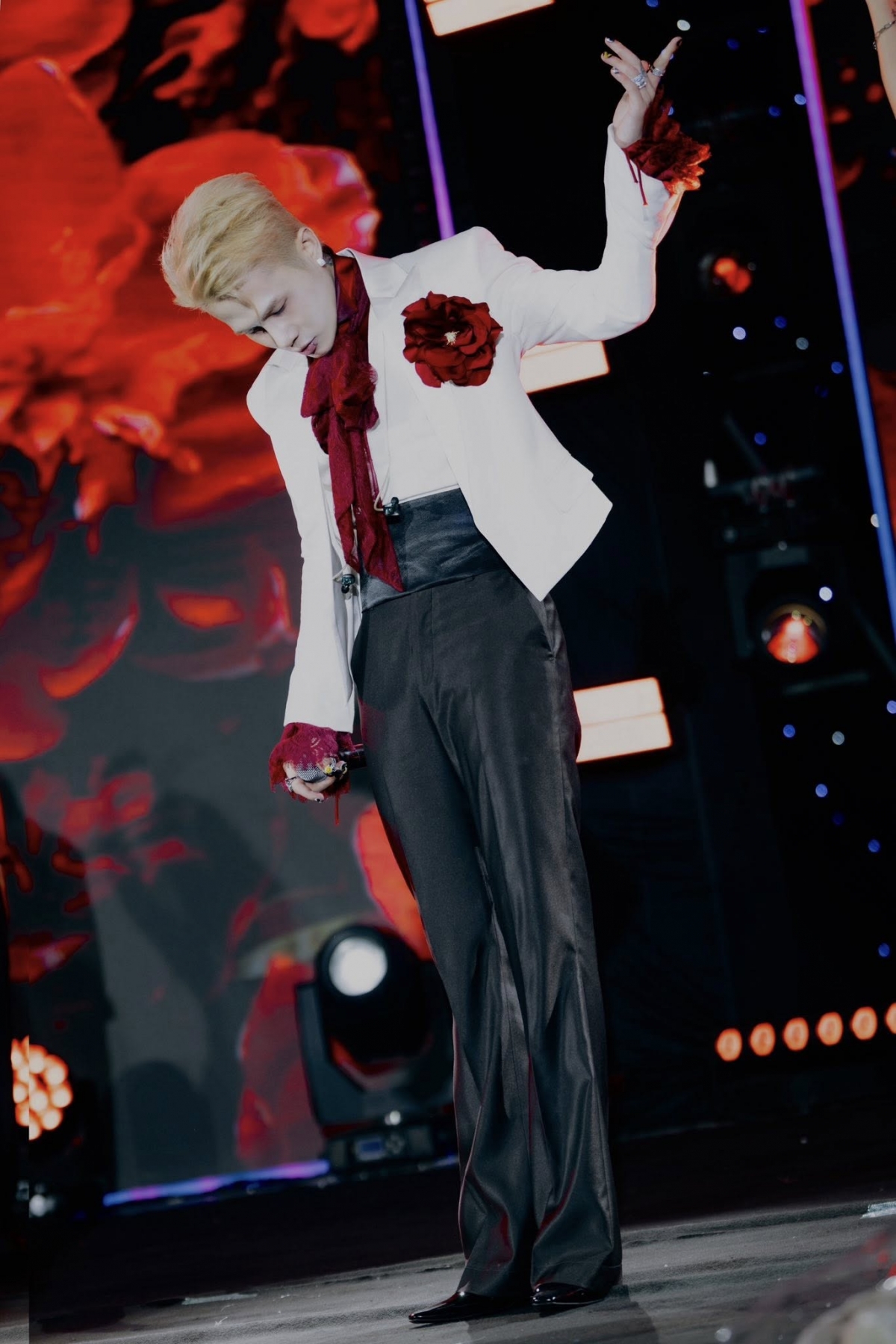 Jack gây tranh cãi bởi ca từ phản cảm trong bài hát mới.