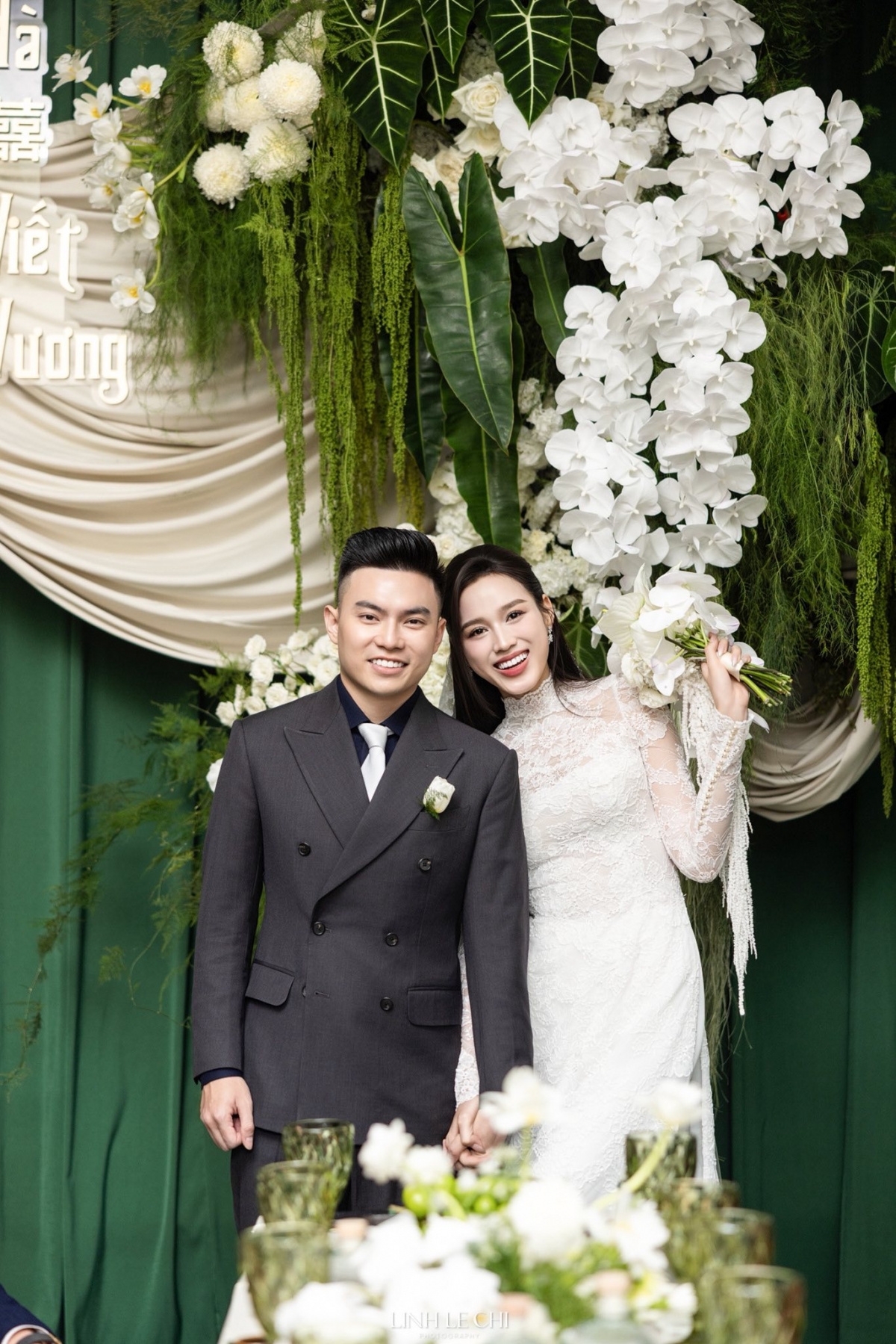 Hoa hậu Đỗ Thị Hà sánh đôi bên chồng Nguyễn Viết Vương (Ảnh: Linh Lê Chí)