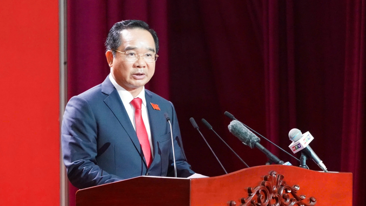 Chủ tịch UBND TP.HCM Nguyễn Văn Được trình bày Báo cáo kết quả thực hiện Nghị quyết Đại hội đại biểu Đảng bộ thành phố nhiệm kỳ 2020 2025 và phương hướng, nhiệm vụ nhiệm kỳ 2025 2030.