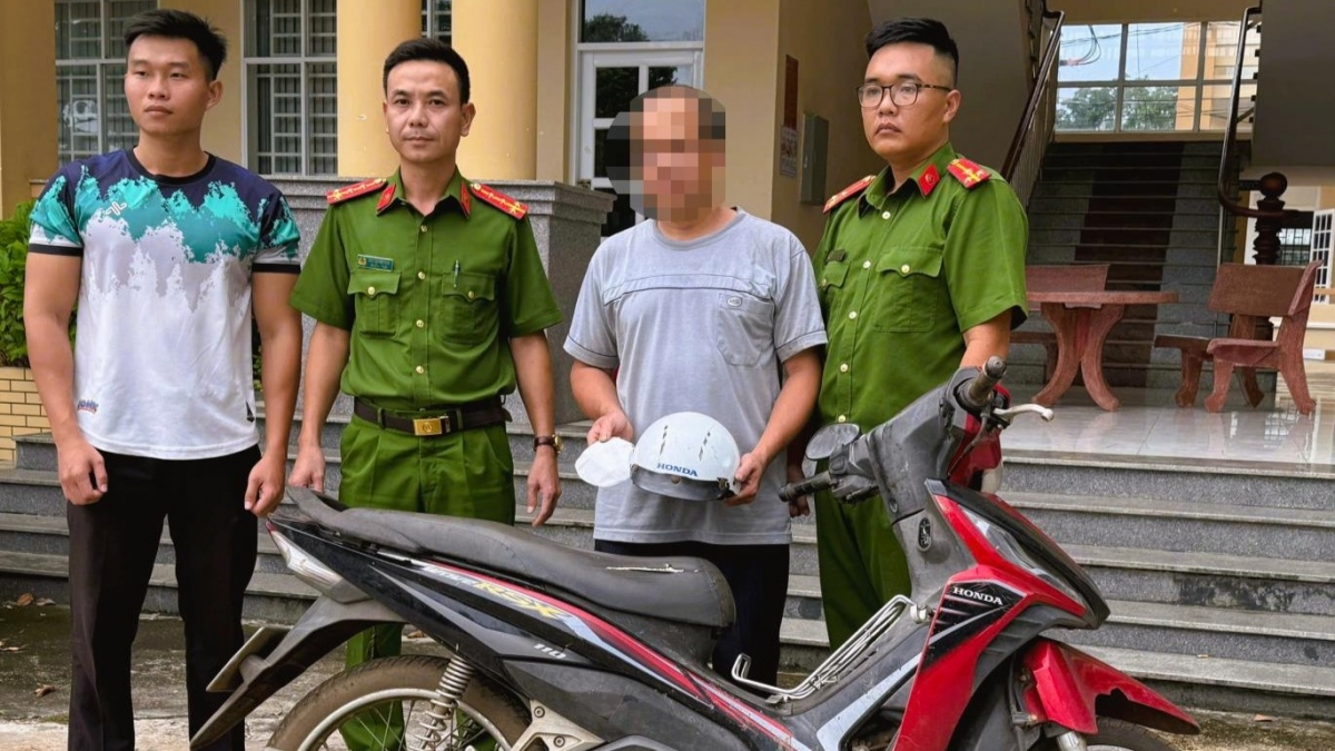 Đối tượng P.T.T tại trụ sở Công an xã Xuân Lộc (Ảnh: Công an tỉnh Đồng Nai)