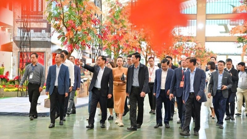 Phó Thủ tướng Bùi Thanh Sơn kiểm tra tiến độ triển khai Hội chợ Mùa thu 2025.