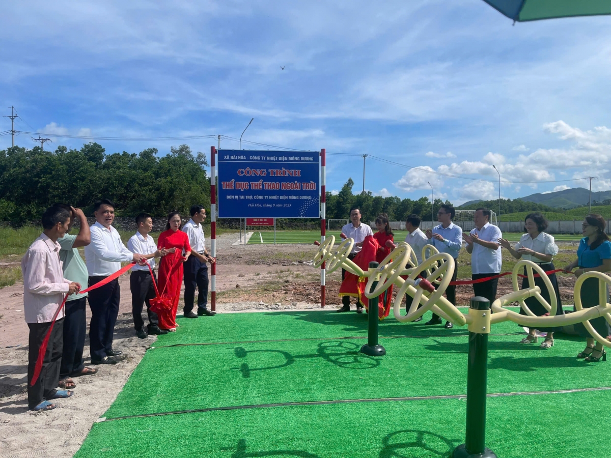 Lễ khánh thành và bàn giao công trình đưa vào sử dụng đối với hạng mục làm khu thể dục thể thao ngoài trời tại xã Hải Hòa