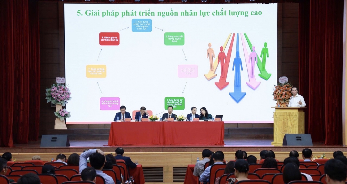 PGS.TS Nguyễn Bá Chiến nhấn mạnh việc xây dựng nền công vụ ưu tú.