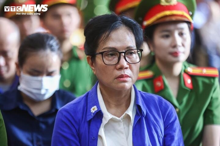 Bị cáo Lê Thúy Hằng (cựu Tổng giám đốc SJC) gửi đơn kháng cáo, xin giảm nhẹ hình phạt và đề nghị tòa xem xét lại phán quyết buộc nộp 10.800 lượng vàng.