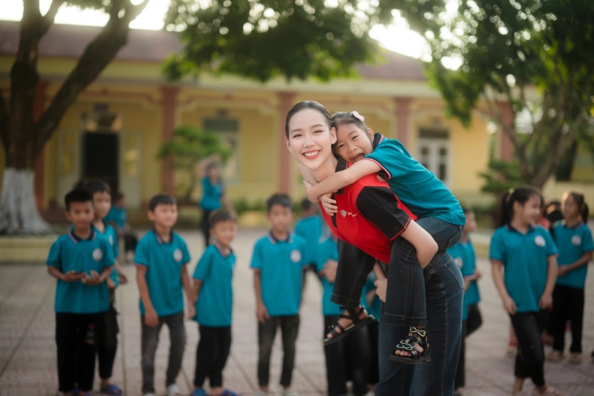 Hoa hậu Lê Nguyễn Bảo Ngọc cho biết cô dành tâm huyết cho phần thi Dự án nhân ái - hạng mục quan trọng nhất của Miss World. Hai tháng qua, cô tham gia nhiều hoạt động cộng đồng, hỗ trợ người dân khó khăn ở nhiều địa phương.
