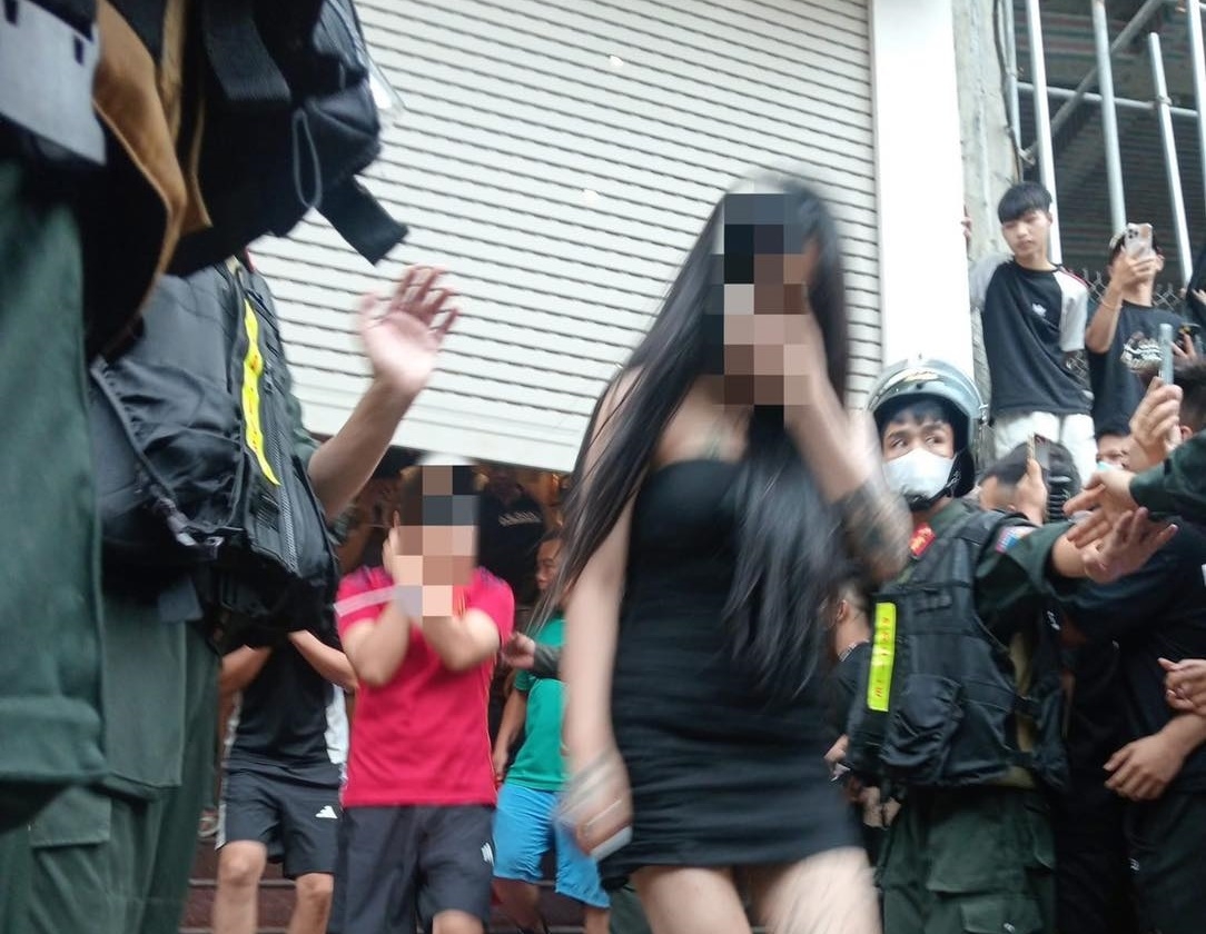 Các đối tượng sử dụng phòng hát karaoke làm tụ điểm để "bay lắc".