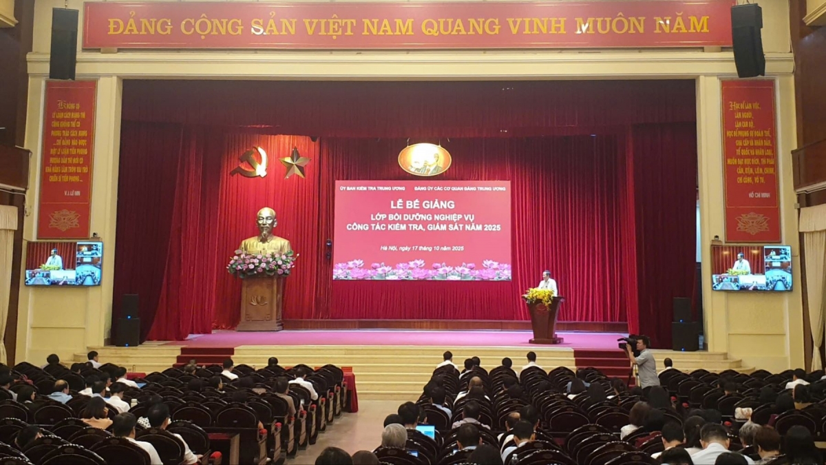 Toàn cảnh Lễ bế giảng.