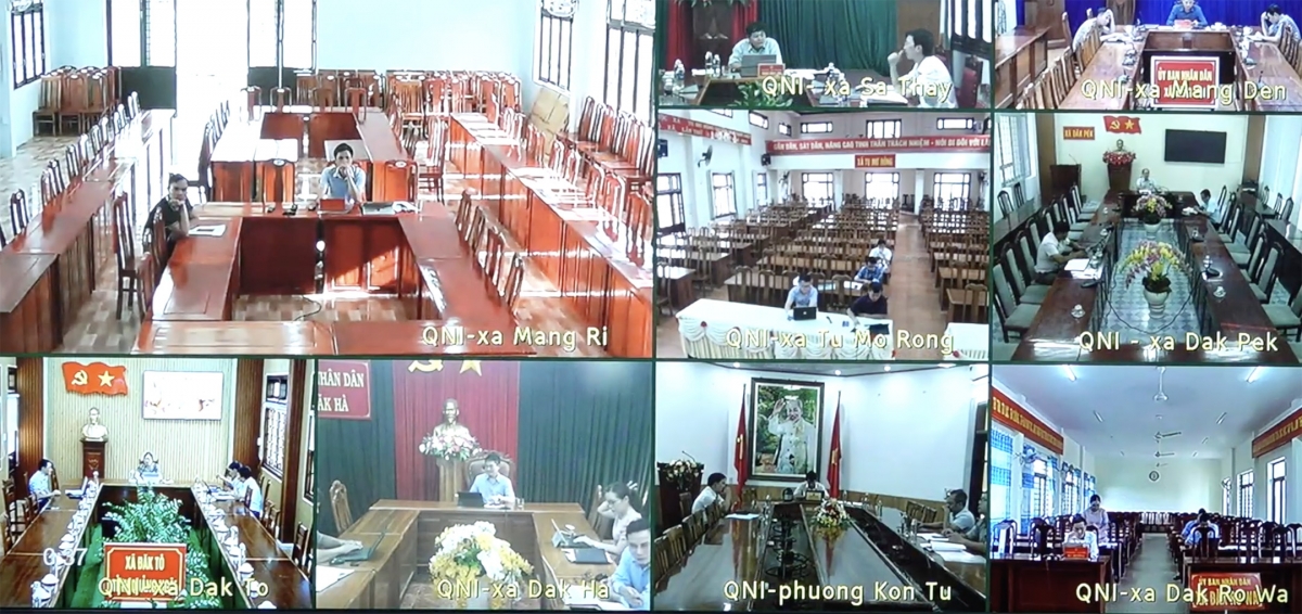 Buổi họp tổ chức trực tuyến đến các 9 xã, phường phía Tây tỉnh