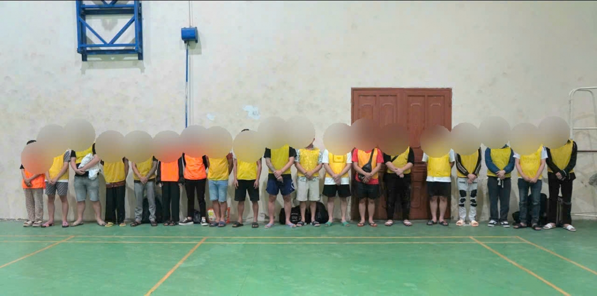 Các đối tượng tại cơ quan công an