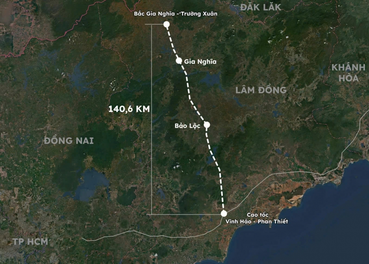 Theo các chuyên gia kinh tế, cao tốc Gia Nghĩa - Bảo Lộc - Phan Thiết được xem là mắt xích quan trọng trong trục phát triển kinh tế - du lịch Tây Nguyên – Nam Trung Bộ, giúp hình thành hành lang thương mại, dịch vụ và vận tải mới giữa hai vùng.