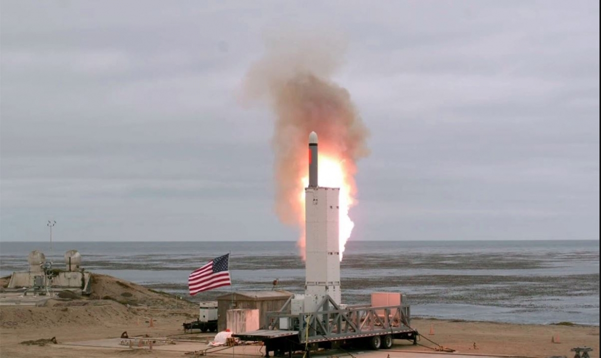 Tên lửa Tomahawk rời bệ phóng mặt đất trong thử nghiệm tại bang California, Mỹ, tháng 8/2019. Ảnh: BQP Mỹ