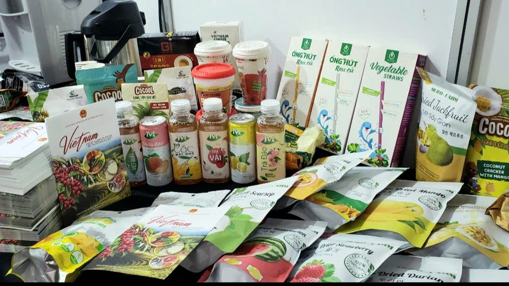 Thương vụ Việt Nam tại Chile đã giới thiệu hàng trăm mẫu sản phẩm của gần 50 doanh nghiệp Việt Nam tại hội chợ