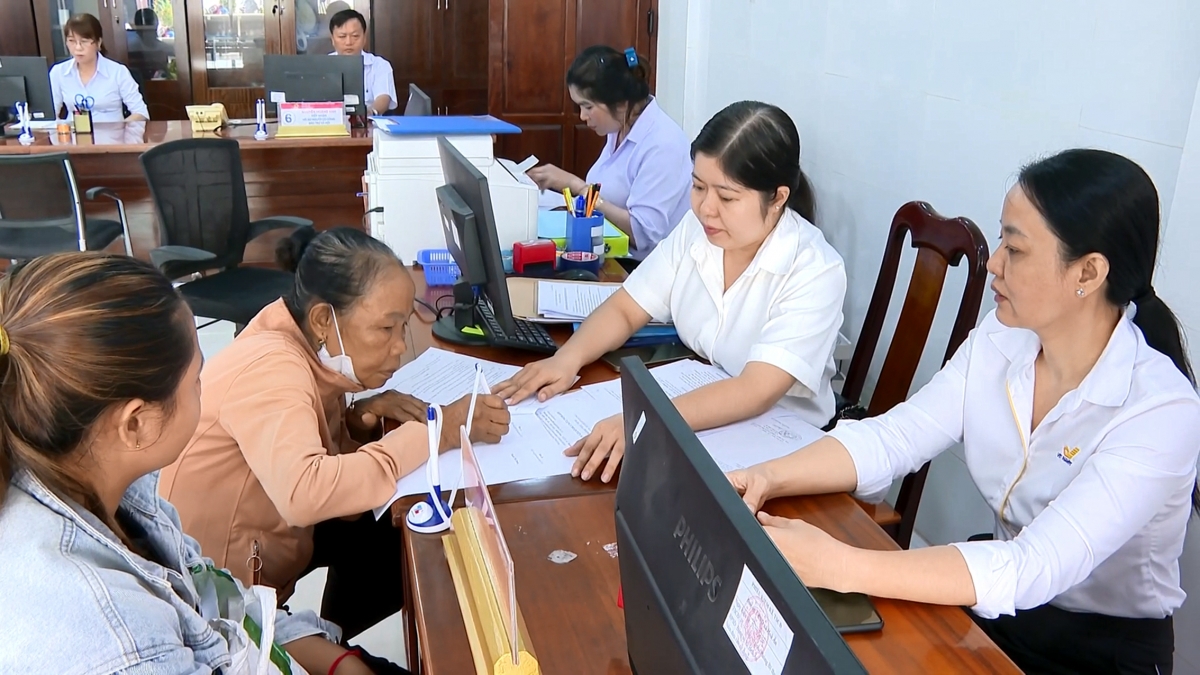 Nhiều trường hợp chưa đăng ký tài khoản định danh, hồ sơ cũng được giải quyết trực tiếp.