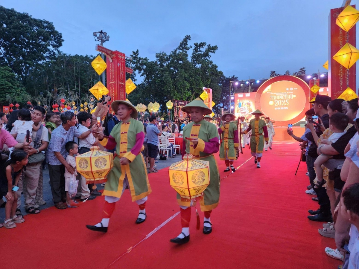 Chương trình quảng diễn Lân - Sư - Rồng và rước đèn trung thu trên các tuyến đường phố