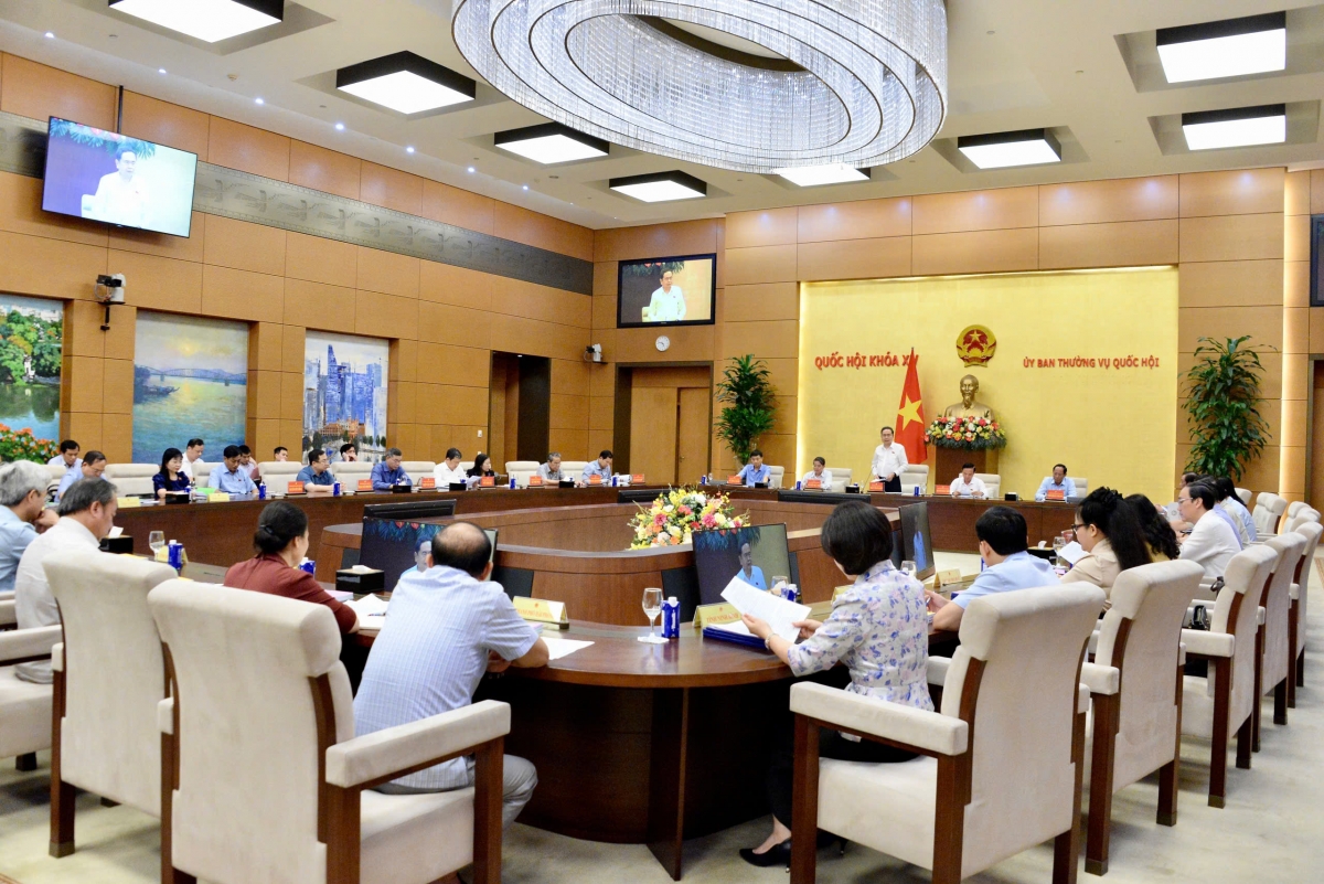 Hội nghị Ban thường vụ Đảng ủy Quốc hội với tổ trưởng tổ Đảng, Trưởng đoàn, Phó trưởng đoàn Phụ trách Đoàn đại biểu Quốc hội các tỉnh, thành phố trước Kỳ họp thứ 10, Quốc hội Khóa XV