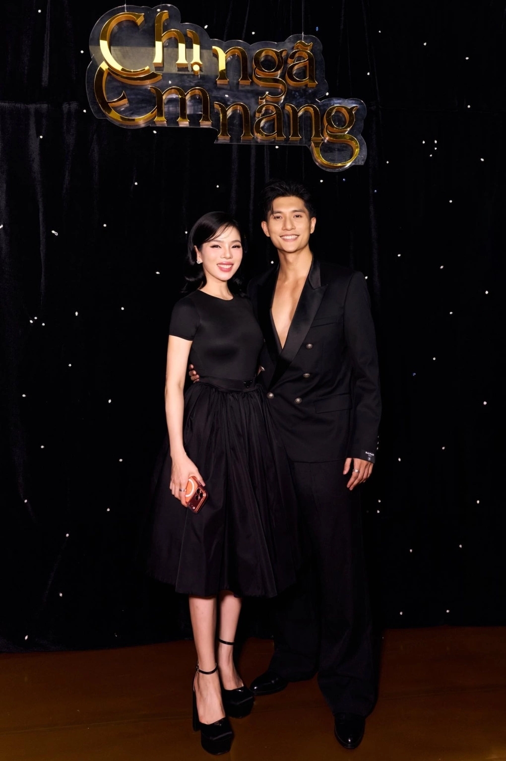 Lâm Bảo Châu nói sự động viên từ bạn gái - ca sĩ Lệ Quyên - cho anh động lực và niềm tin để đóng phim trở lại. Nam người mẫu nói anh và bạn gái chia sẻ với nhau mọi chuyện trong cuộc sống. Lệ Quyên luôn mong muốn bạn trai được tỏa sáng nên động viên anh quay lại theo đuổi giấc mơ sau thời gian tập trung cho những công việc chung của hai người.