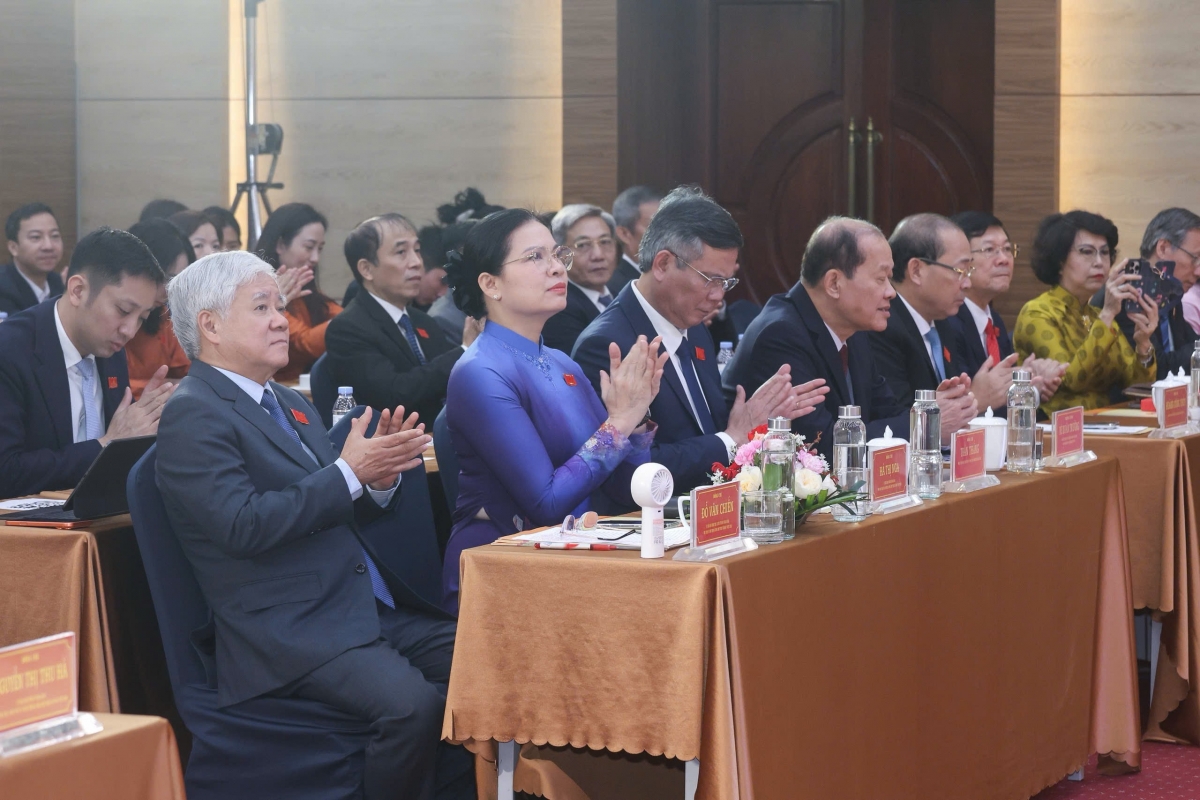 Ông Đỗ Văn Chiến, Ủy viên Bộ Chính trị, Bí thư Trung ương Đảng, Chủ tịch UBTƯ MTTQ Việt Nam, Phó Chủ tịch Hội đồng Thi đua - Khen thưởng Trung ương cùng các đại biểu tham dự Đại hội. 