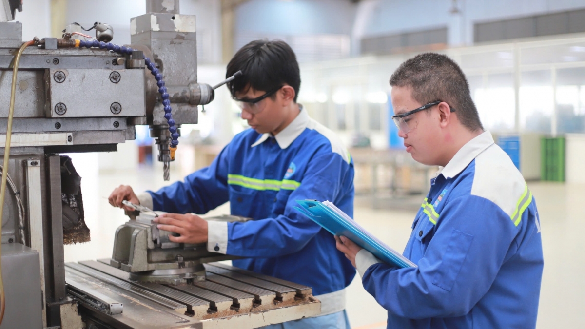 Quan tâm đào tạo nguồn nhân lực chất lượng cao cho thời kỳ phát triển mới