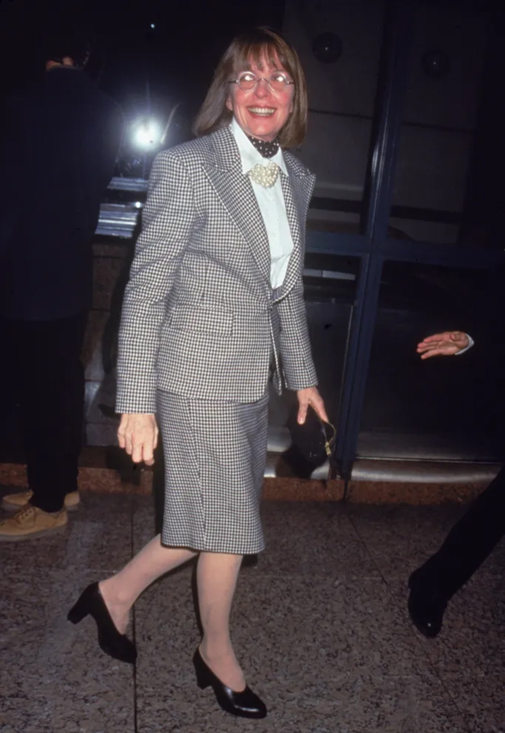 01: Diễn viên, đạo diễn Diane Keaton đến dự buổi ra mắt phim “Unstrung Heroes” tại New York ngày 12/9/1995. (Ảnh: Victor Malafronte/Hulton Archive/Getty Images)