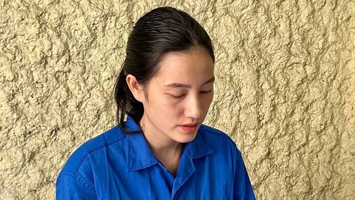 Nông Thị Thu Thủy tại cơ quan công an. (Ảnh: Công an tỉnh Điện Biên)