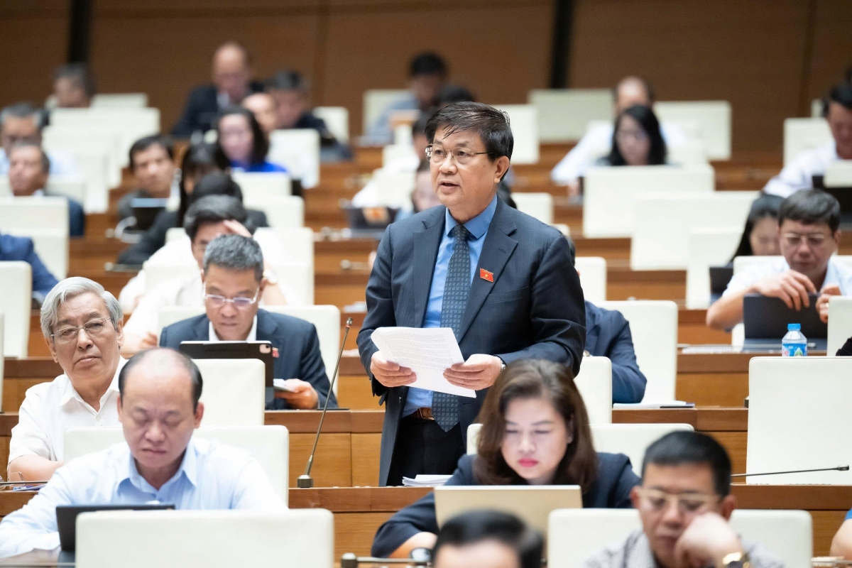 ĐBQH Đỗ Ngọc Thịnh (đoàn Khánh Hoà) góp ý về dự thảo Luật Dẫn độ. Ảnh Quốc hội