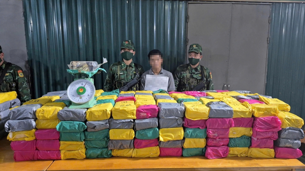 Đối tượng và tang vật thu giữ được