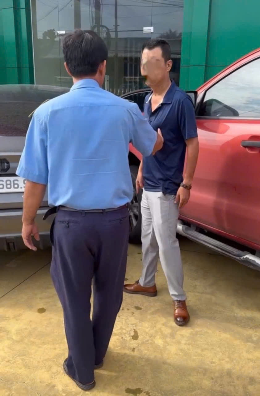 Đối tượng vào doanh nghiệp đánh giám đốc được xác định và Huỳnh Tuấn E. (ngụ TP. HCM)