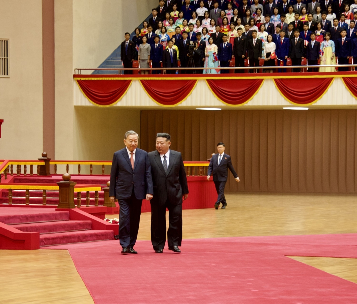 Tổng Bí thư Kim Jong Un và Tổng Bí thư Tô Lâm.