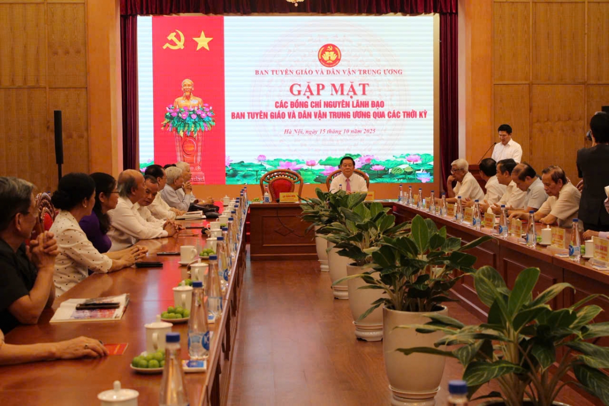 Toàn cảnh buổi gặp mặt.