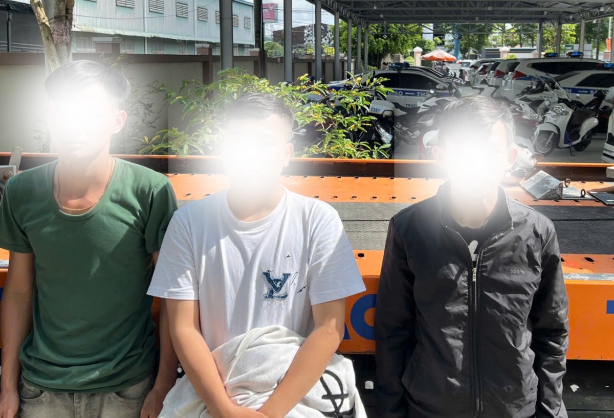  Các đối tượng tại cơ quan Công an. 