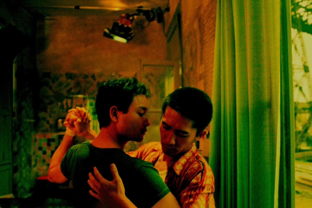 Lương Triều Vỹ và Trương Quốc Vinh trong Happy Together – tình yêu và cô đơn hòa làm một. (Ảnh: Prénom H Co. Ltd)