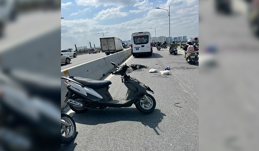 Hiện trường vụ tai nạn giao thông trên cầu Vĩnh Tuy