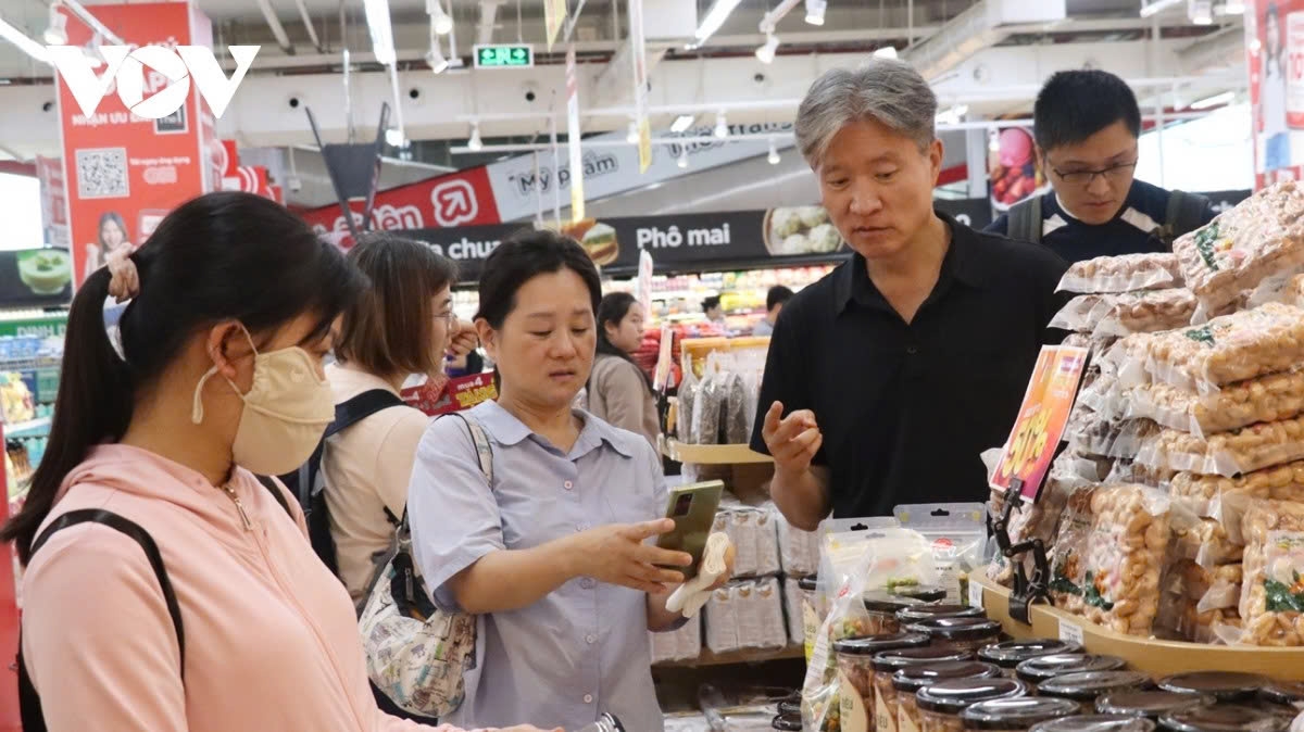 Ngành Thuế đang tập trung mọi nguồn lực để triển khai đồng bộ và hiệu quả các giải pháp nhằm thúc đẩy việc sử dụng hóa đơn điện tử khởi tạo từ máy tính tiền trong cộng đồng hộ kinh doanh. 