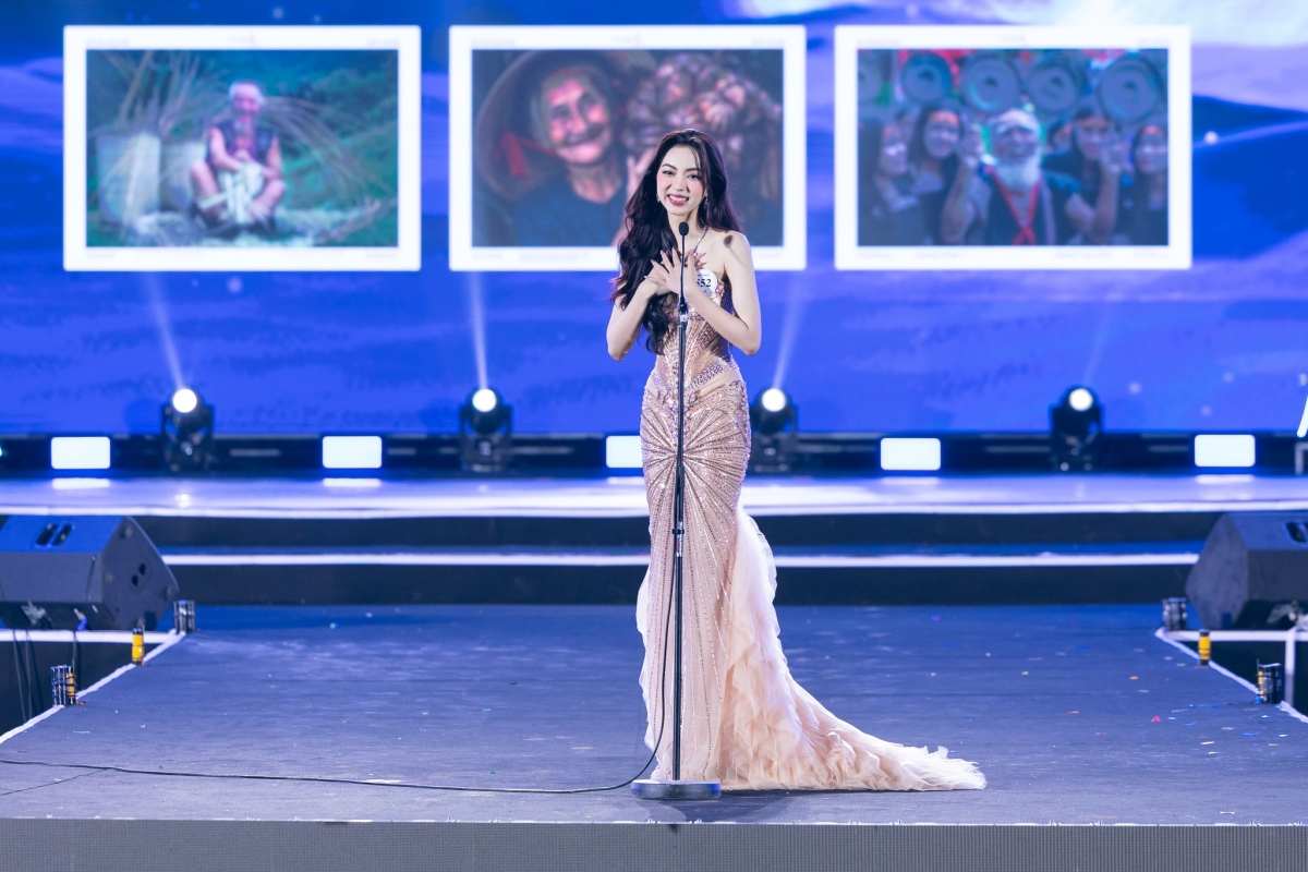 Hoàng Ngọc Như trong phần thi ứng xử